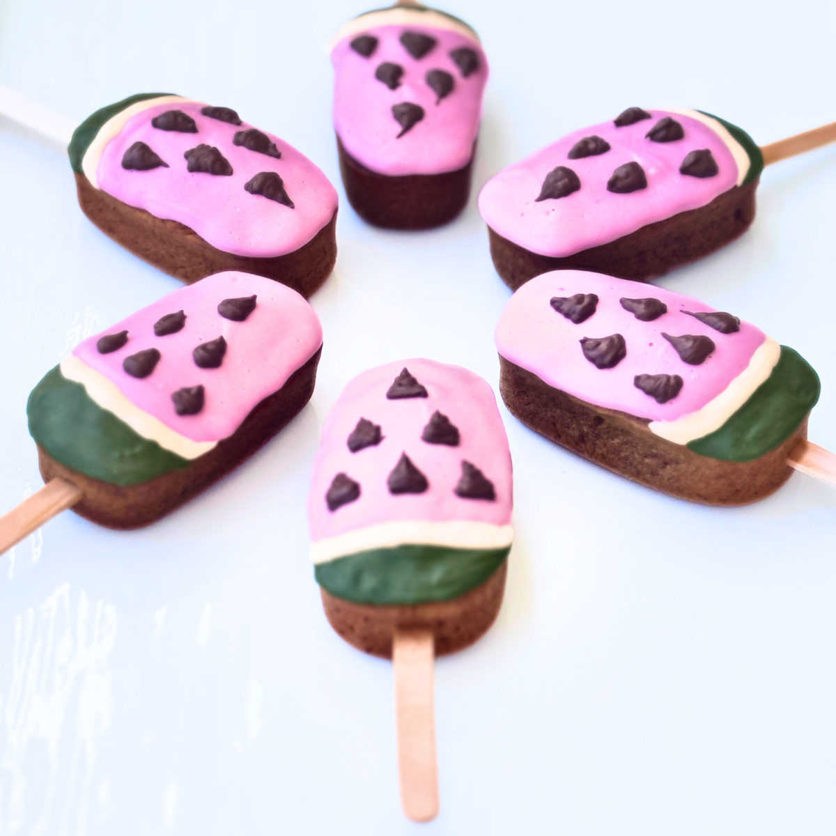 "Watermelon" Cake Pops for Dogs | Gluten-Free Peanut Butter, Banana + Cinnamon Dog Treat